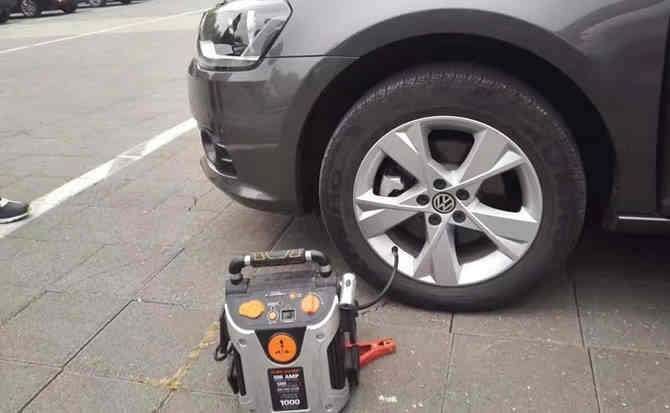 虎林汽车搭电案例